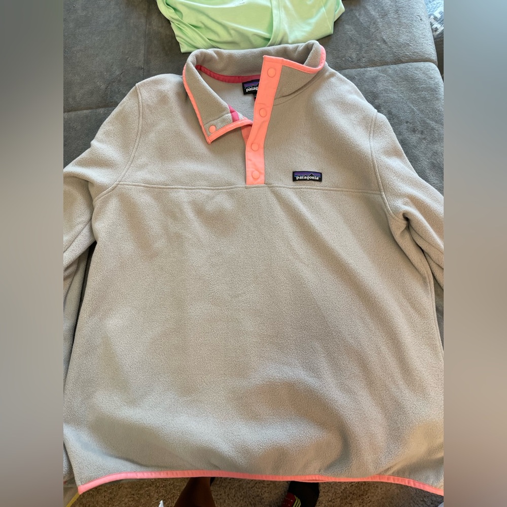 Women’s Patagonia Sweatshirt